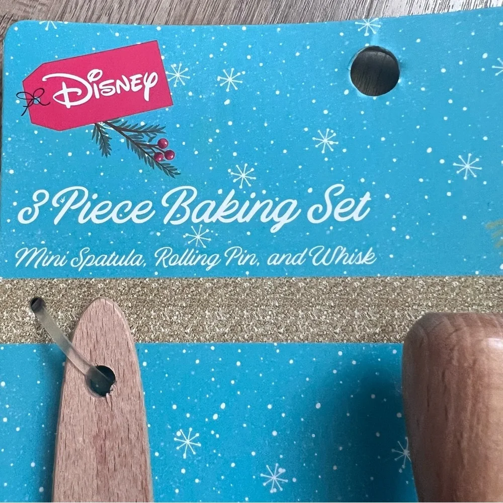 Disney Winnie the Pooh Christmas 3 Piece Baking‎ Set - Spatula Rolling Pin Whisk
